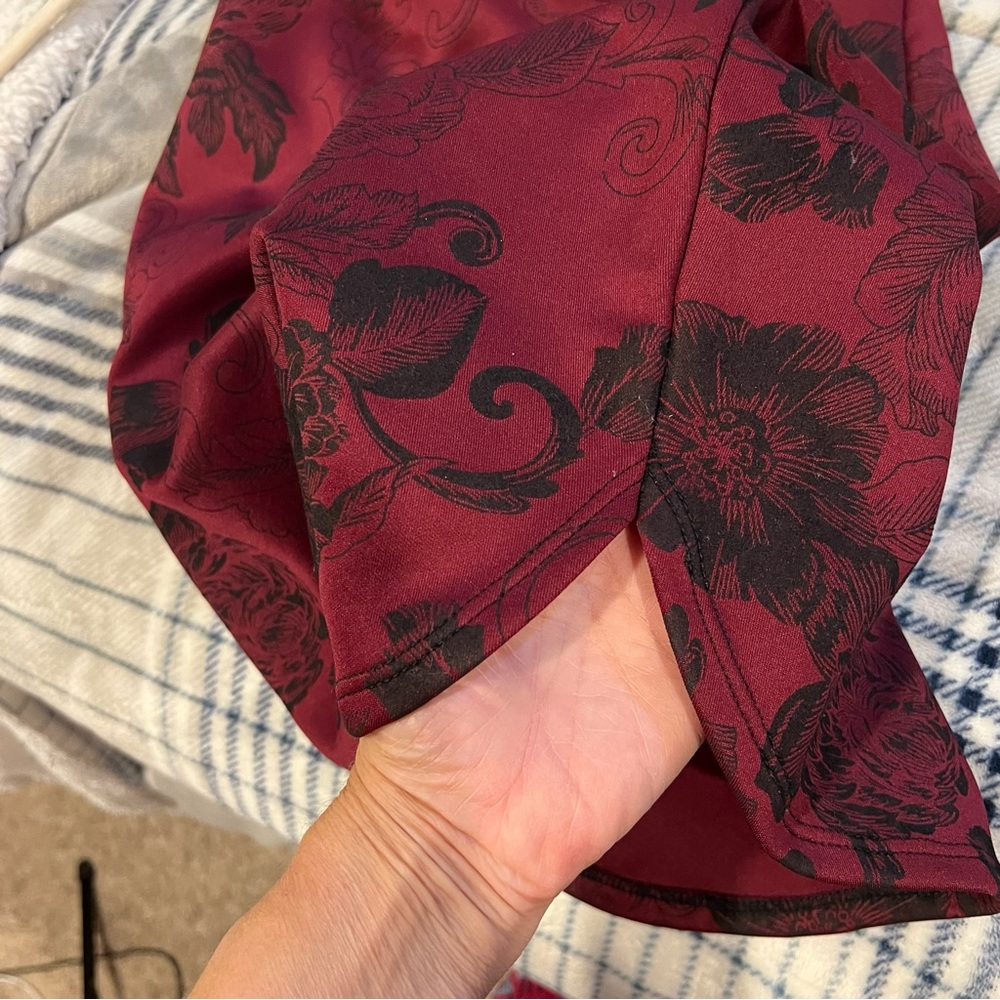 🍏 Seduction Black and Maroon Body Con Dress - Small - Picture 7 of 7